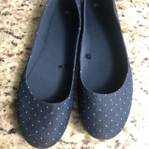 Blue polka dot flats
